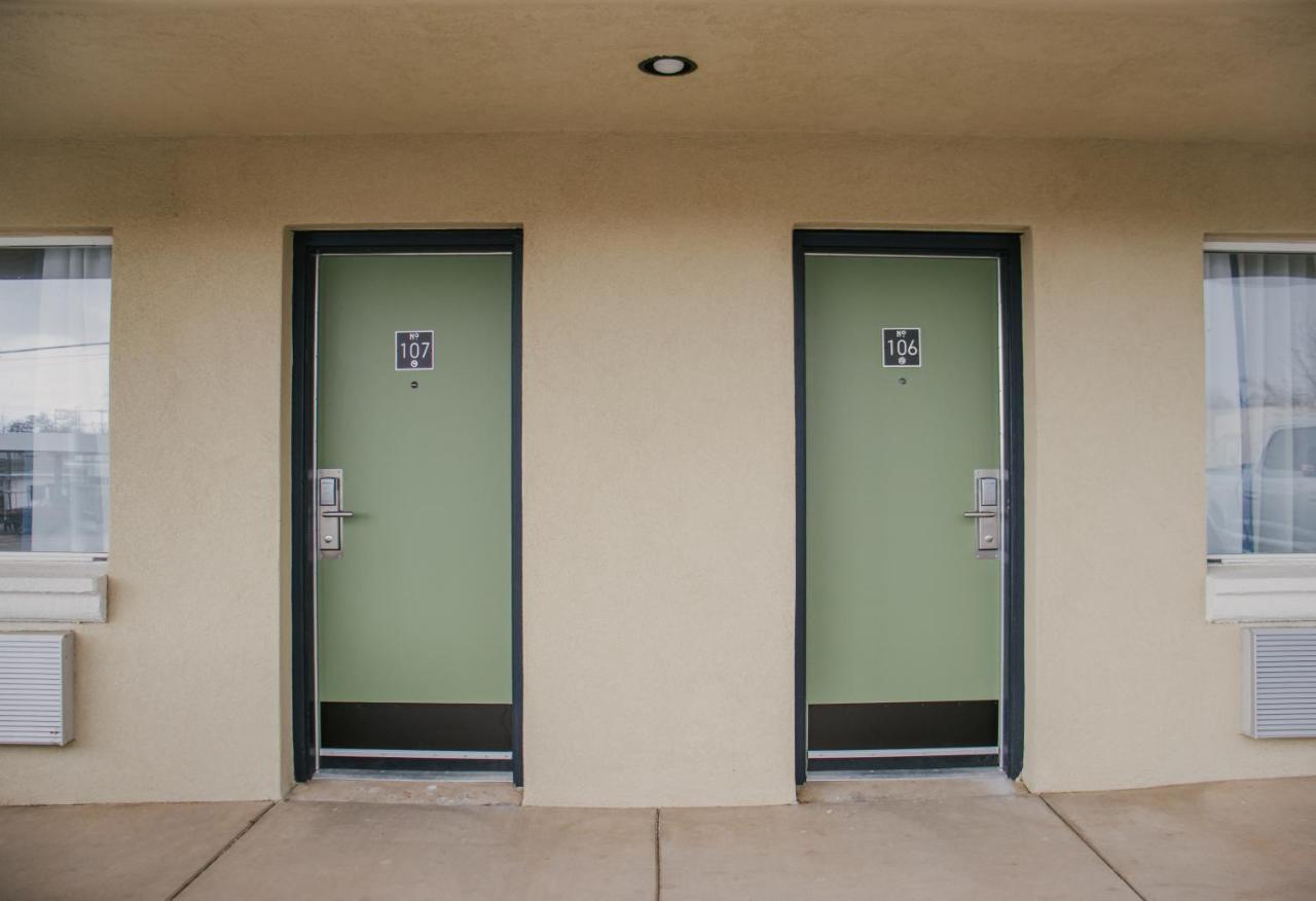 בלאנדינג Bears Ears Inn מראה חיצוני תמונה